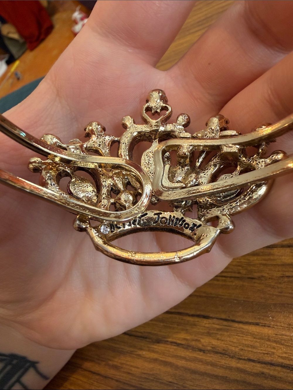 Betsey Johnson jewel encrusted crown bangle - Picture 3 of 4